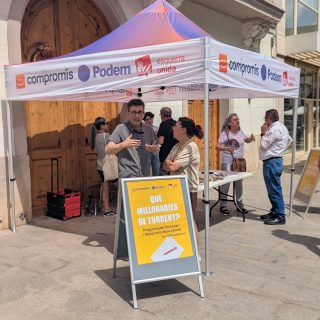 Moltes gràcies a totes les persones que vos heu acostat ❤️  Hui hem eixit al carrer a escoltar-vos i hem pogut parlar amb veïnes i veïns sobre els reptes de la nostra ciutat. Les vostres paraules, propostes i preocupacions són la nostra brúixola. Continuem treballant per a vosaltres.  Escoltem. Proposem. Transformem.  #torrent #somtorrent #compromistorrent #xavimarti